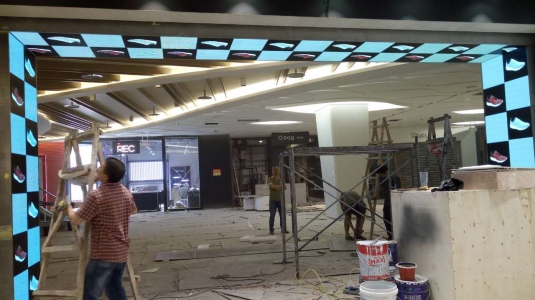 浙江杭州國大城市廣場(chǎng)室內(nèi)LED顯示屏